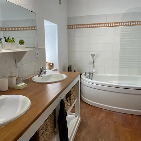 Maison Calme - Rue Pietonne - Ardeche - Viarhona - Dolce Via بيت للعطل *